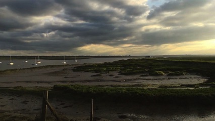 North Fambridge_Cottage & Boats
北范穚 遠處小蘆舍和帆船 
Photo: Ho Wai-On 何蕙安攝